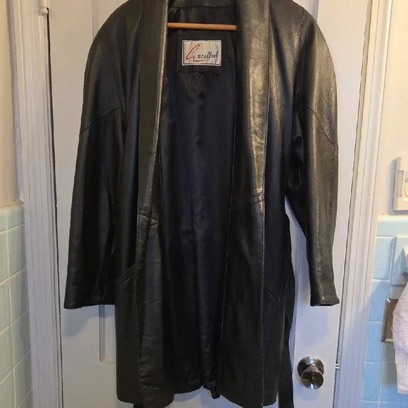 Excelled Sleek Black Leather Women's Coat XL - Picture 11 of 11